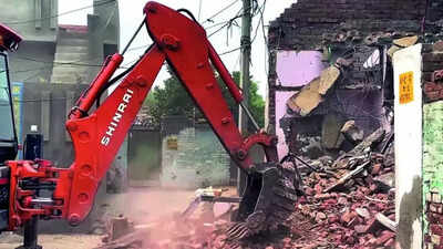 UP court declares 1.7 crore property of hooch kingpin govt property | India News UP court declares 1.7 crore property of hooch kingpin govt property | India News