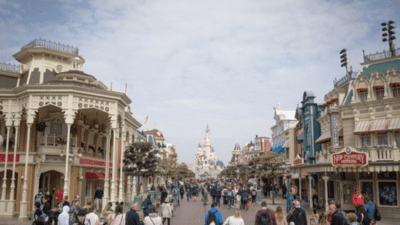 Bizarre social media stunt: British man arrested over Disneyland ‘wedding’ with 9-year-old Ukrainian girl; guests were hired Bizarre social media stunt: British man arrested over Disneyland ‘wedding’ with 9-year-old Ukrainian girl; guests were hired