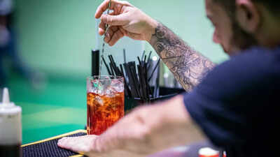 Beer before liquor? How mixing alcoholic drinks affects your body | Beer before liquor? How mixing alcoholic drinks affects your body |