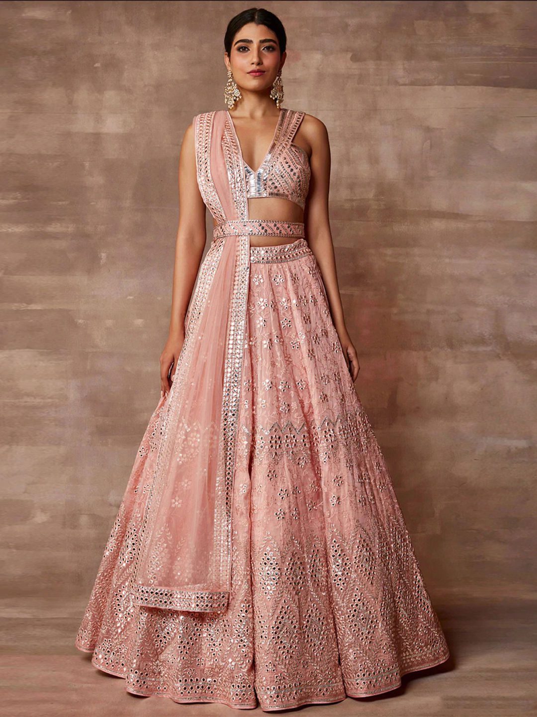 7 Breathtaking Lehenga Designs For BFF’s Wedding Functions 7 Breathtaking Lehenga Designs For BFF’s Wedding Functions