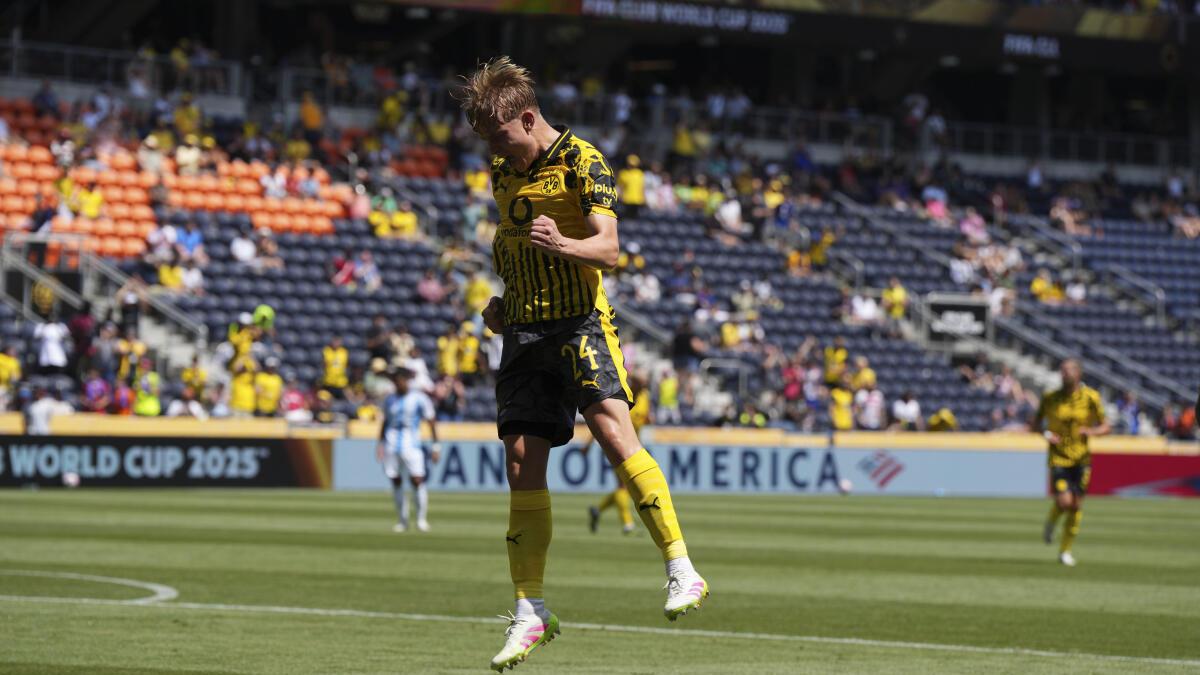 FIFA Club World Cup: Borussia Dortmund advances with 1-0 win over Ulsan FIFA Club World Cup: Borussia Dortmund advances with 1-0 win over Ulsan