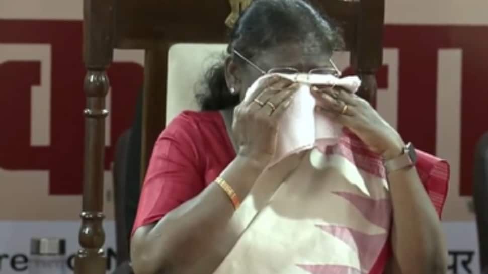 Emotional Moment For President Murmu As Visually-Impaired Children Sing For Her Birthday | WATCH | India News Emotional Moment For President Murmu As Visually-Impaired Children Sing For Her Birthday | WATCH | India News