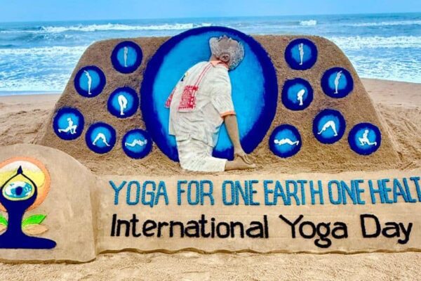 Sand Artist Creates Yoga Sculpture Of PM Modi At Puri Beach To Mark 11th International Day of Yoga | India News Sand Artist Creates Yoga Sculpture Of PM Modi At Puri Beach To Mark 11th International Day of Yoga | India News