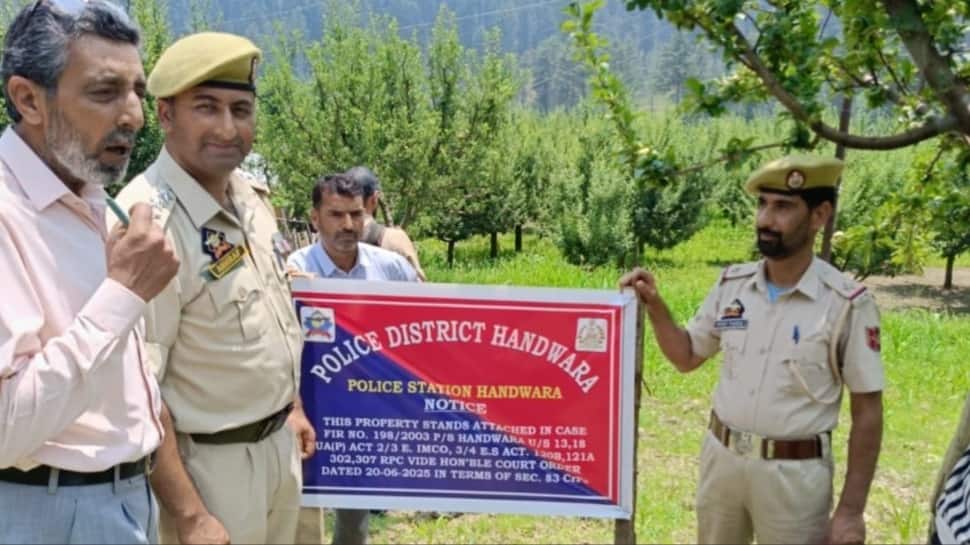 J&K Police Attach Properties Of PoK Based Terrorist Handlers And Other Areas In Handwara Under UAPA | India News J&K Police Attach Properties Of PoK Based Terrorist Handlers And Other Areas In Handwara Under UAPA | India News