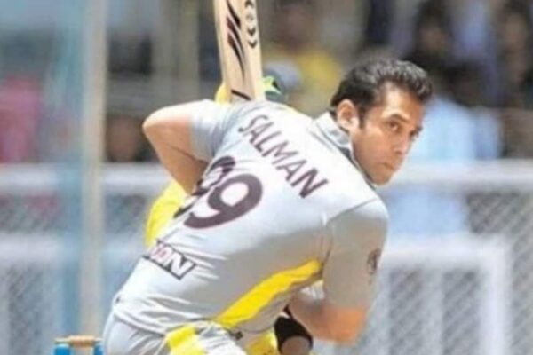SRK VS Salman On The Cards? Salman Khan Steps In Cricketing World, Joins Delhi Franchise | Cricket News SRK VS Salman On The Cards? Salman Khan Steps In Cricketing World, Joins Delhi Franchise | Cricket News