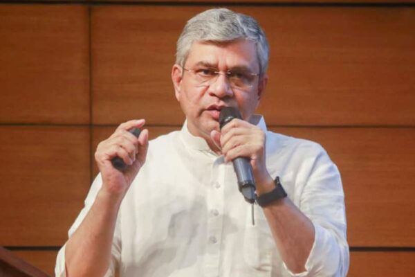 Mobile Exports Show Robust Growth In FY26, Reach .5 Billion In April-May: Minister | Technology News Mobile Exports Show Robust Growth In FY26, Reach .5 Billion In April-May: Minister | Technology News