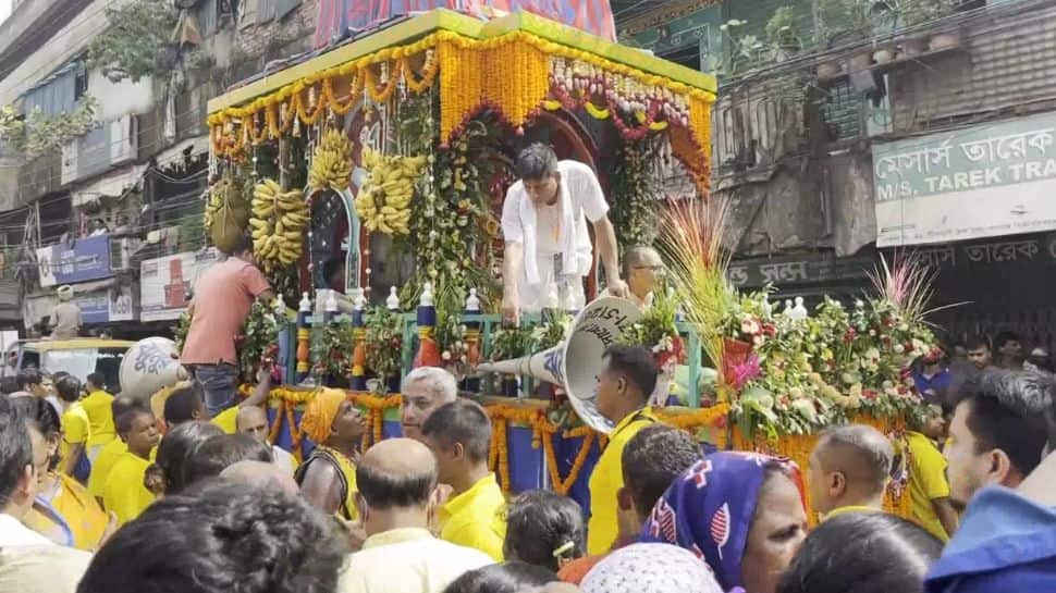 Hindus In Bangladesh Celebrate Rath Yatra Festival Amid Tight Security | World News Hindus In Bangladesh Celebrate Rath Yatra Festival Amid Tight Security | World News