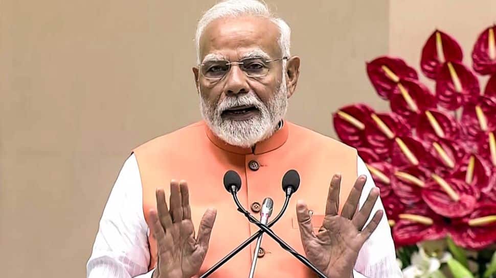 PM Modi Conferred With Title Of ‘Dharma Chakravarti’ At Centenary Celebrations | India News PM Modi Conferred With Title Of ‘Dharma Chakravarti’ At Centenary Celebrations | India News