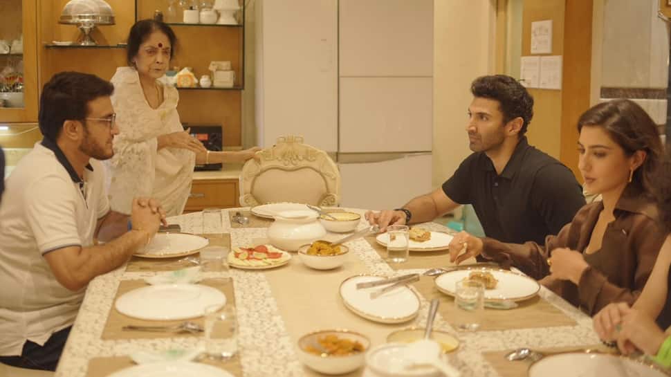 Sourav Ganguly Hosts Sara Ali Khan And Aditya Roy Kapur In Kolkata Ahead of Metro… In Dino Release | People News