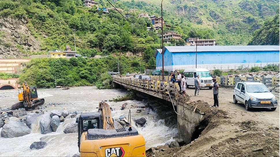 Himachal Monsoon Havoc: 17 Dead, Rs 300 Crore Loss In One Week Amid Flash Floods | India News Himachal Monsoon Havoc: 17 Dead, Rs 300 Crore Loss In One Week Amid Flash Floods | India News