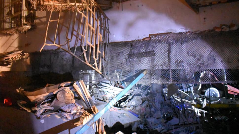 Bangladesh: Four Injured In Explosion While Cleaning Water Tank | World News Bangladesh: Four Injured In Explosion While Cleaning Water Tank | World News