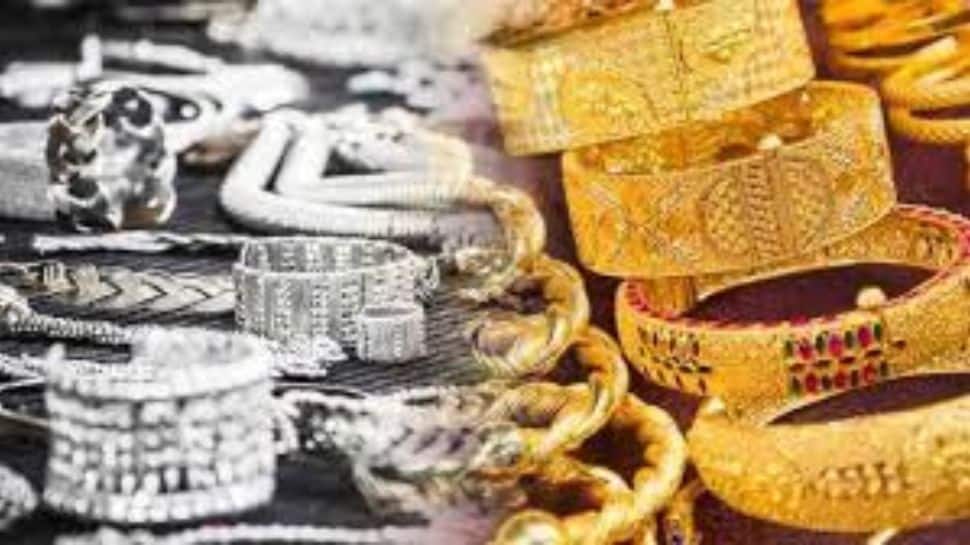 Gold, Silver Prices Fall Sharply This Week; Global Trends, Geopolitical Easing Behind Dip | Economy News Gold, Silver Prices Fall Sharply This Week; Global Trends, Geopolitical Easing Behind Dip | Economy News
