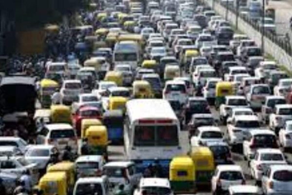 Delhi To Ban Fuel Sales To Vehicles Older Than 10,15 Years From This Month; Here’s How Defaulters Will Be Tracked | Mobility News Delhi To Ban Fuel Sales To Vehicles Older Than 10,15 Years From This Month; Here’s How Defaulters Will Be Tracked | Mobility News