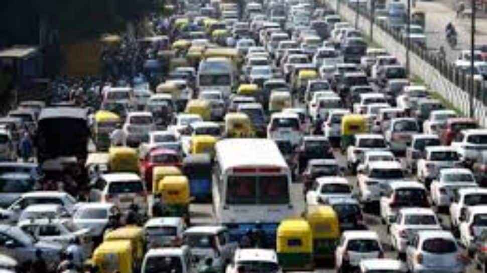 Delhi To Ban Fuel Sales To Vehicles Older Than 10,15 Years From This Month; Here’s How Defaulters Will Be Tracked | Mobility News Delhi To Ban Fuel Sales To Vehicles Older Than 10,15 Years From This Month; Here’s How Defaulters Will Be Tracked | Mobility News