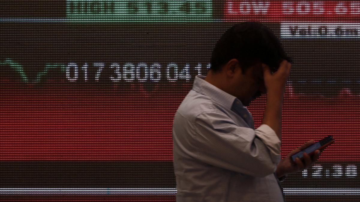 Markets rebound after 3-day decline tracking rally in global equities
