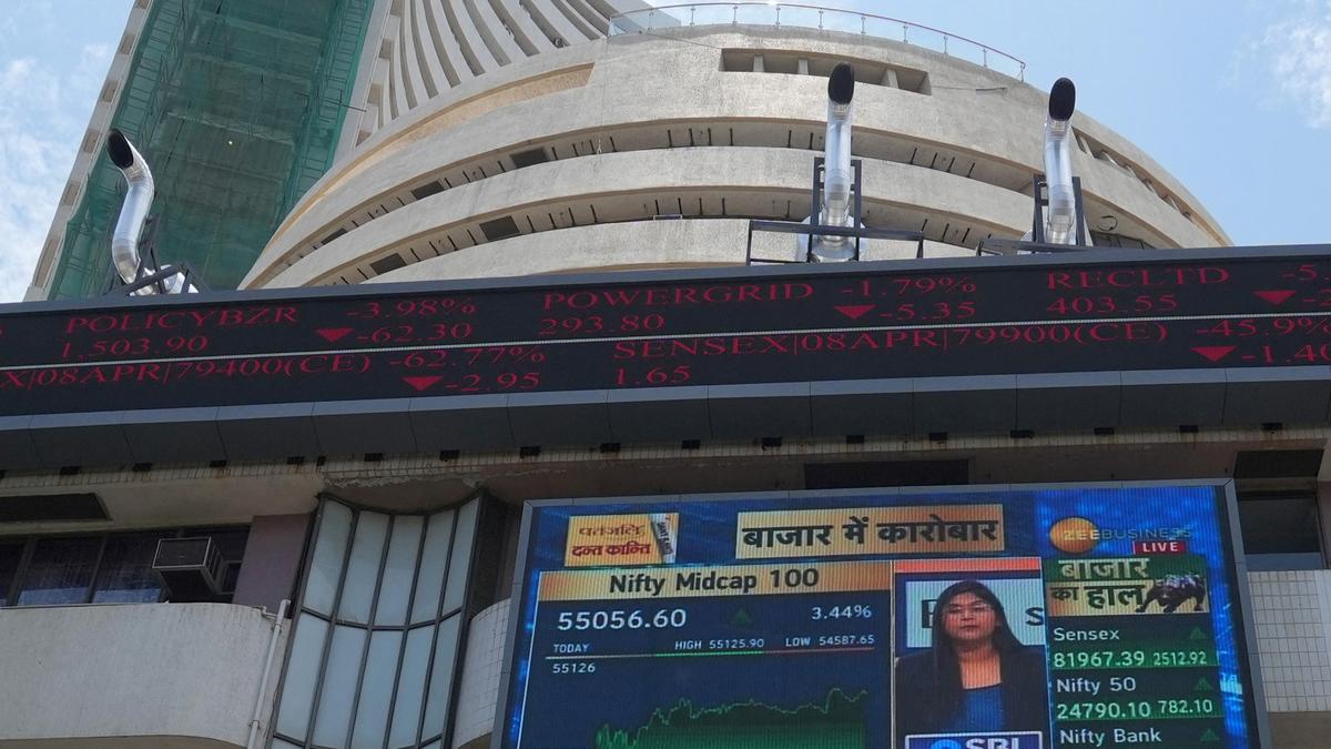 Markets climb for 2nd day on fresh foreign fund inflows, buying in ICICI Bank, Reliance