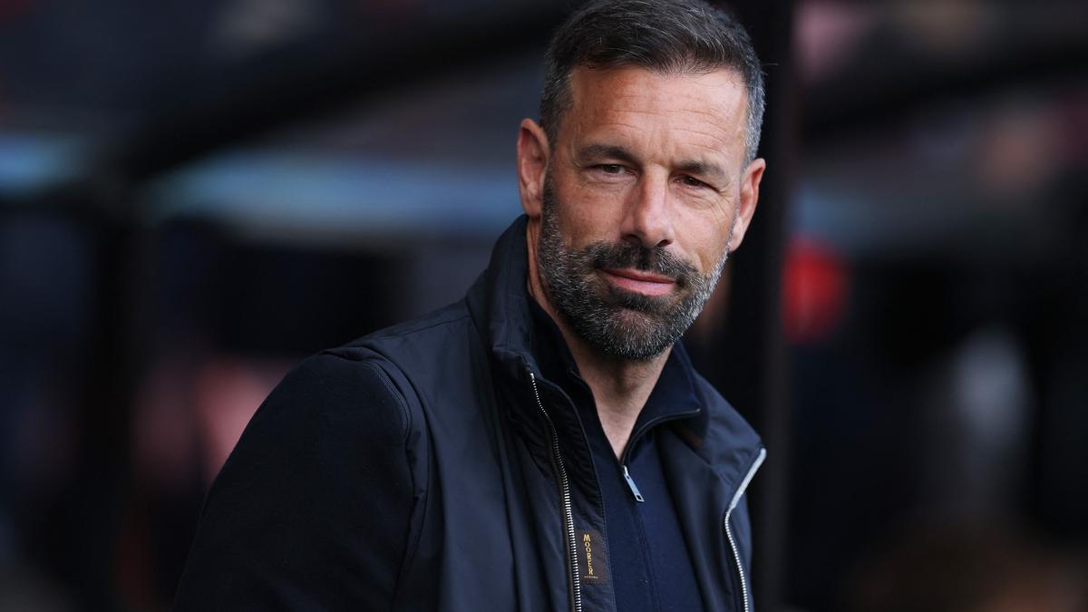 Leicester City parts ways with manager Ruud van Nistelrooy 