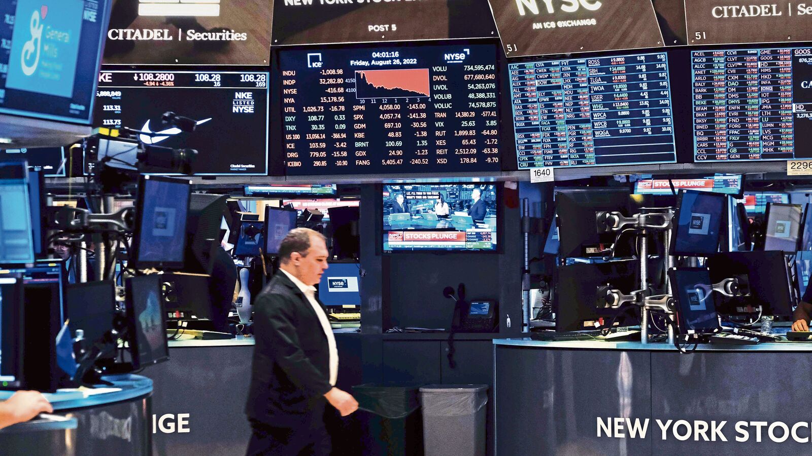 US stock market ends higher; S&P 500, Nasdaq hit record close on trade deal, US Fed rate cut hopes US stock market ends higher; S&P 500, Nasdaq hit record close on trade deal, US Fed rate cut hopes