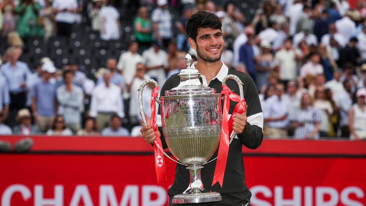 Alcaraz wins Queen’s Club Championships ahead of Wimbledon title defence Alcaraz wins Queen’s Club Championships ahead of Wimbledon title defence