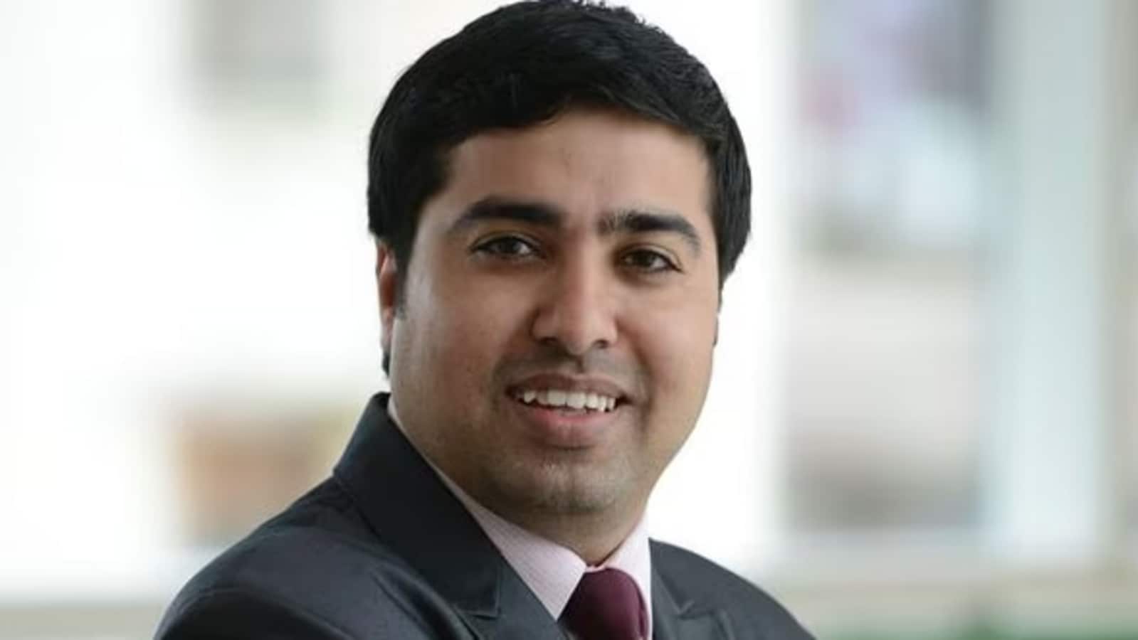 Shares to buy or sell: Chandan Taparia recommends three stocks to buy and sell today Shares to buy or sell: Chandan Taparia recommends three stocks to buy and sell today