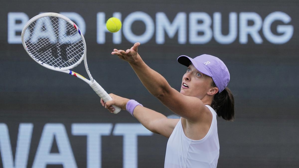 Swiatek beats Alexandrova to set up semifinal clash with Paolini at Bad Homburg Swiatek beats Alexandrova to set up semifinal clash with Paolini at Bad Homburg