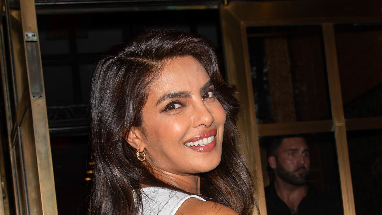 Priyanka Chopra Jonas’s white Jacquemus gown is a romantic take on 1950s glam Priyanka Chopra Jonas’s white Jacquemus gown is a romantic take on 1950s glam