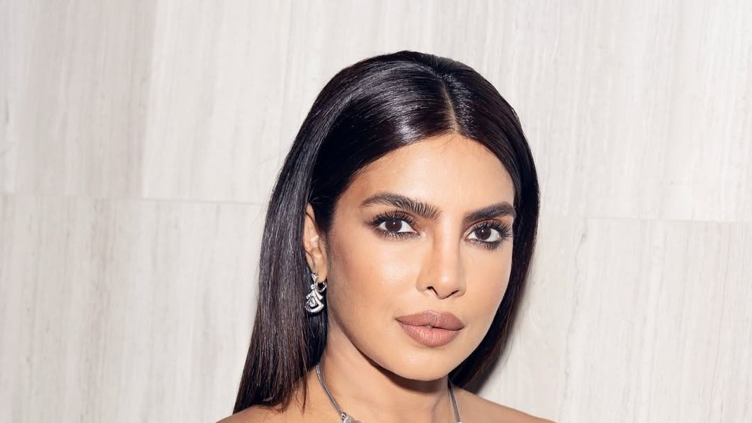 Priyanka Chopra Jonas looked like molten silver in a satin Ralph Lauren gown Priyanka Chopra Jonas looked like molten silver in a satin Ralph Lauren gown