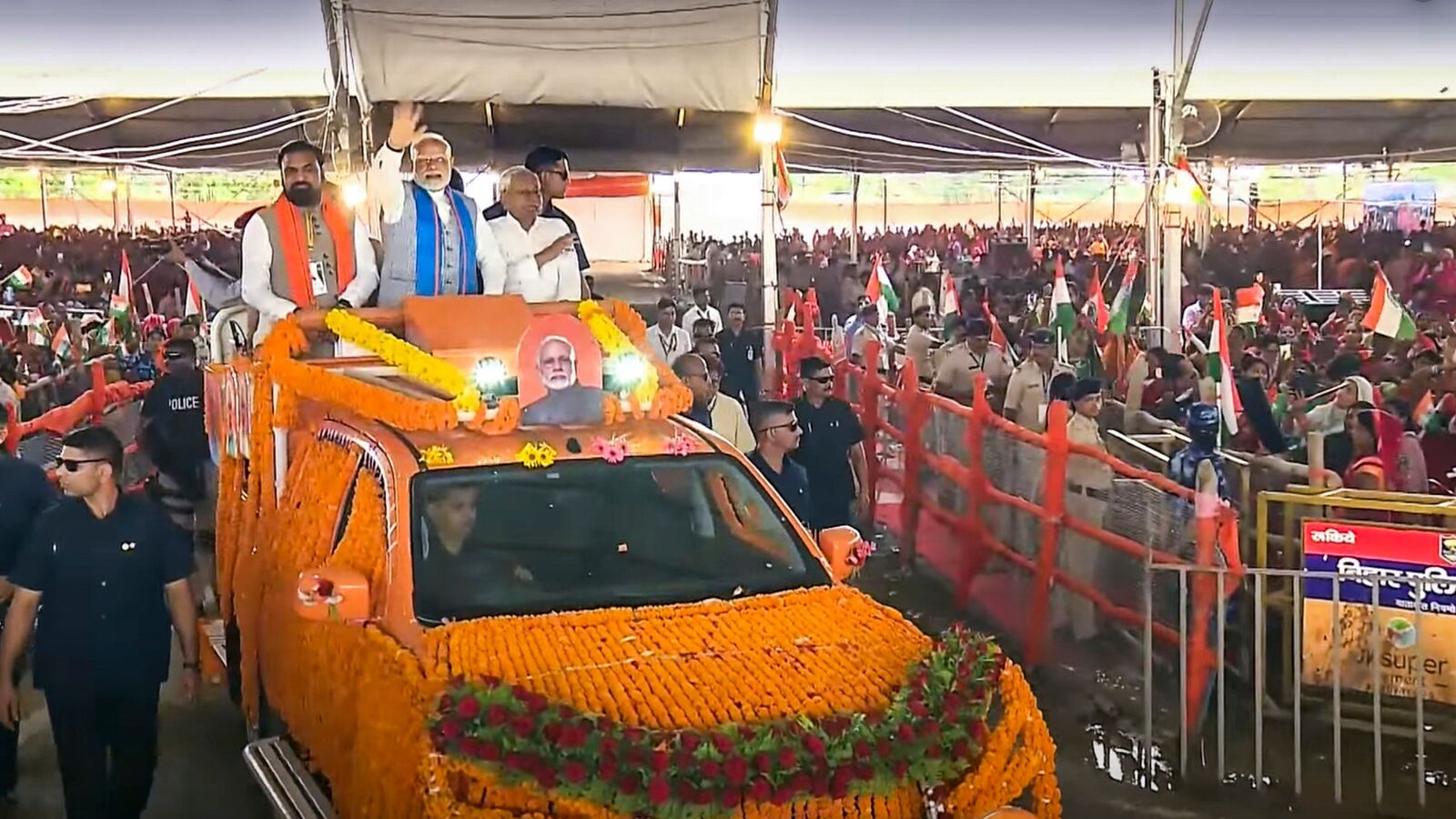 PM Modi holds massive roadshow in Bihar’s Siwan; Nitish Kumar says ‘Have you ever seen such a big crowd?’ | Video PM Modi holds massive roadshow in Bihar’s Siwan; Nitish Kumar says ‘Have you ever seen such a big crowd?’ | Video