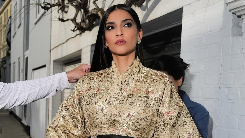 Sonam Kapoor went for definition without drama, Alia Bhatt leaned luminous in this week’s best beauty looks Sonam Kapoor went for definition without drama, Alia Bhatt leaned luminous in this week’s best beauty looks