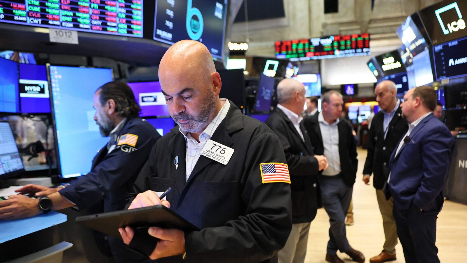 Wall Street Live: US stocks mixed as investors eye more comments from Jerome Powell Wall Street Live: US stocks mixed as investors eye more comments from Jerome Powell