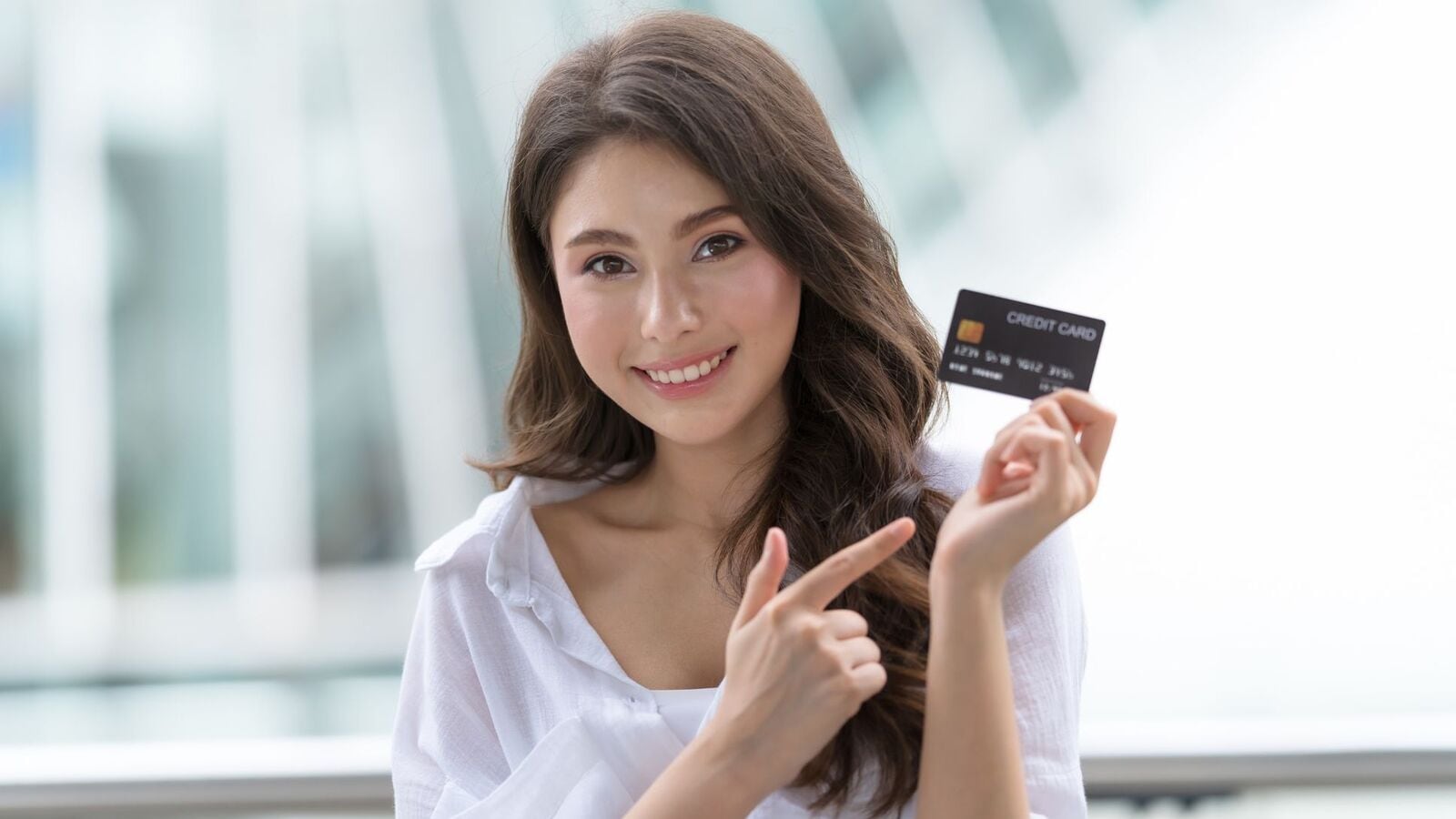 THESE 6 popular credit cards charge annual fee lower than ₹1,000. Check list here THESE 6 popular credit cards charge annual fee lower than ₹1,000. Check list here