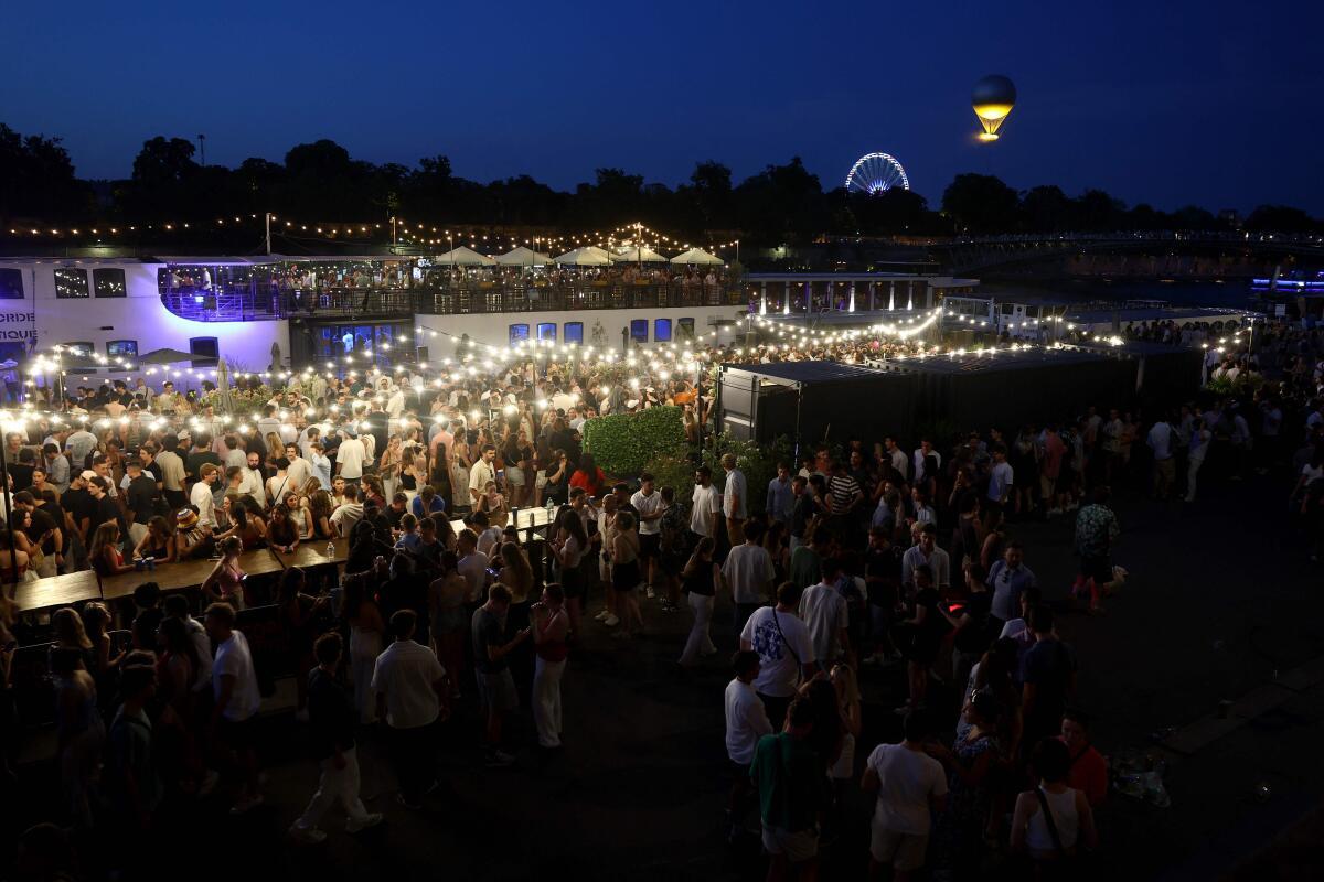 Paris’ iconic cauldron from the Olympic Games returns to light up summer nights Paris’ iconic cauldron from the Olympic Games returns to light up summer nights