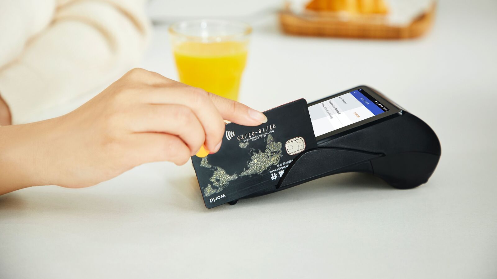 How to add a credit card to Amazon using the mobile app? A step-by-step guide How to add a credit card to Amazon using the mobile app? A step-by-step guide