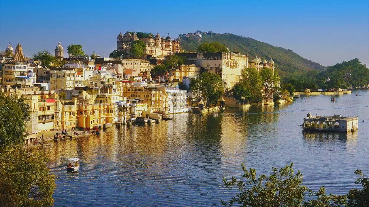 This Indian city is known for its lakes and palaces This Indian city is known for its lakes and palaces