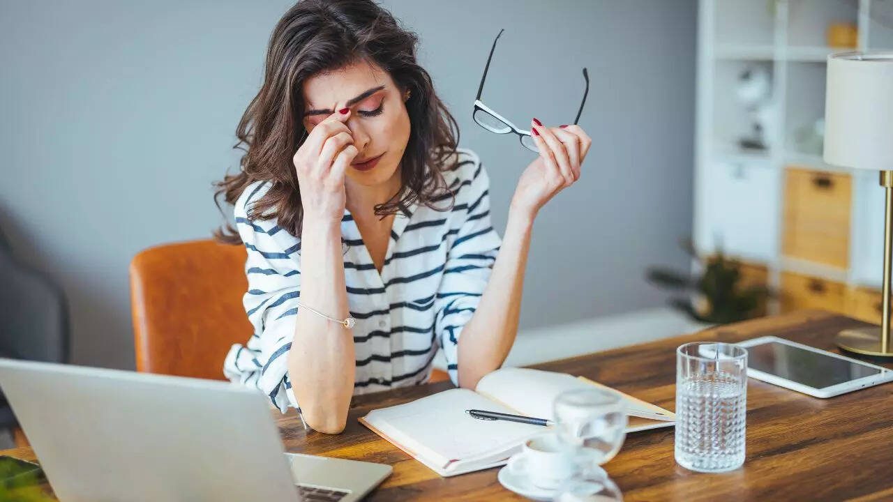 7 warning signs of a toxic workplace 7 warning signs of a toxic workplace