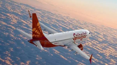 Window pane of Goa-Pune SpiceJet flight comes off midair | India News
