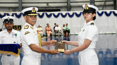 First woman fighter pilot in Navy: Sub Lt Aastha Poonia marks milestone in Indian Naval Aviation; receives ‘Wings of Gold’ with Lt Atul Kumar Dhull | India News First woman fighter pilot in Navy: Sub Lt Aastha Poonia marks milestone in Indian Naval Aviation; receives ‘Wings of Gold’ with Lt Atul Kumar Dhull | India News