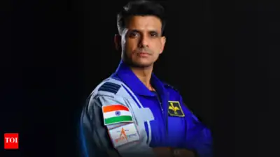 Shukla speaks to Isro chairman, experiments reviewed | India News Shukla speaks to Isro chairman, experiments reviewed | India News