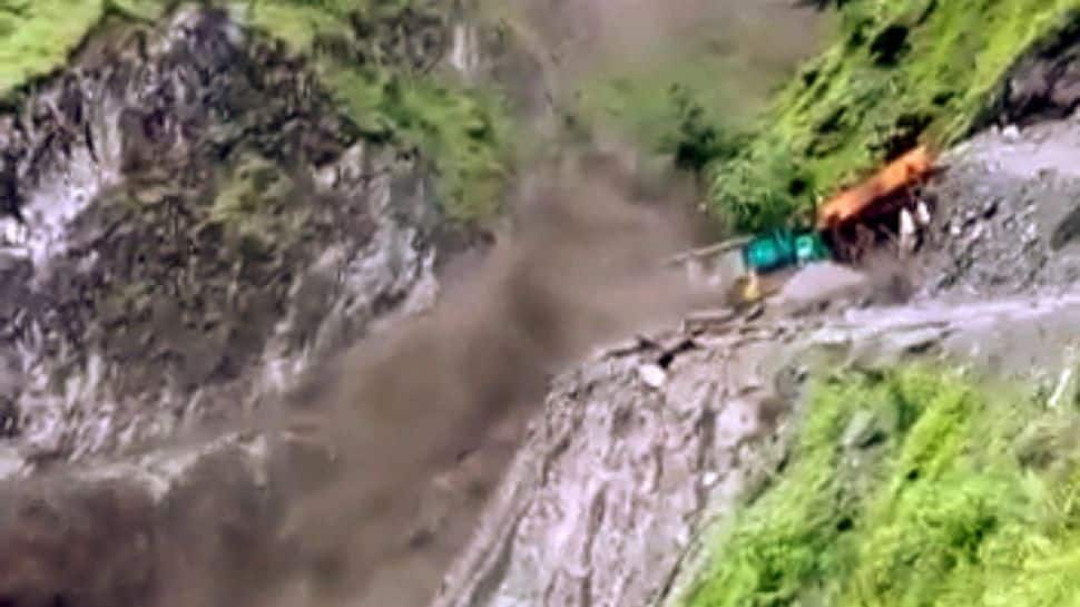 Heavy Rains Trigger Landslides, Road Blockages In Himachal; Panic Spreads | India News Heavy Rains Trigger Landslides, Road Blockages In Himachal; Panic Spreads | India News