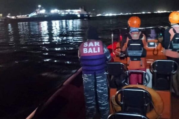 Bali Strait Ferry Disaster: 4 Dead, 38 Missing After Vessel Capsizes in Rough Waters | World News