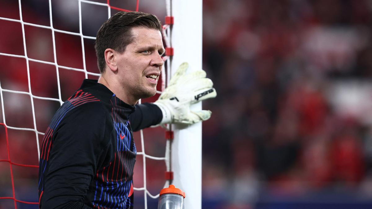 Barca’s Szczesny renews leaving Ter Stegen future in doubt