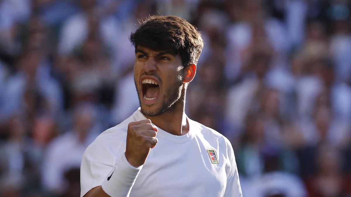 Wimbledon 2025: Carlos Alcaraz blazes past Cameron Norrie into semifinals