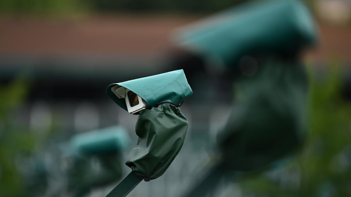 Wimbledon 2025: Electronic line calling system malfunctions during quarterfinal match