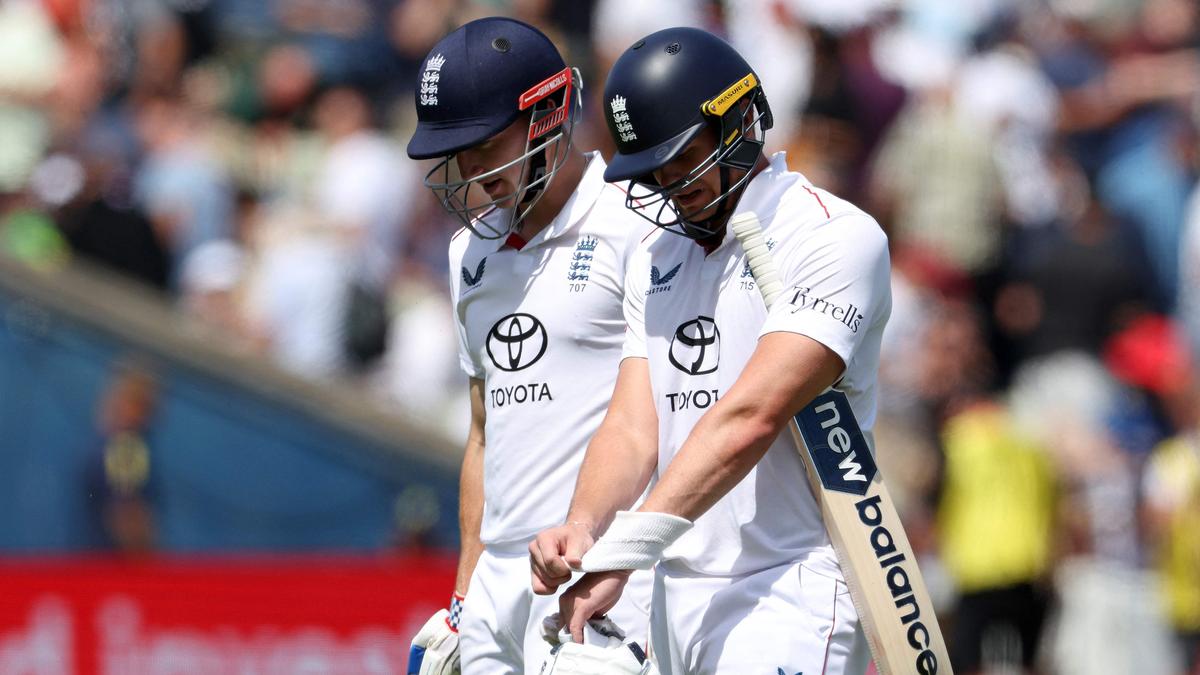 IND vs ENG, 2nd Test: How many runs does England need to avoid follow-on against India? IND vs ENG, 2nd Test: How many runs does England need to avoid follow-on against India?