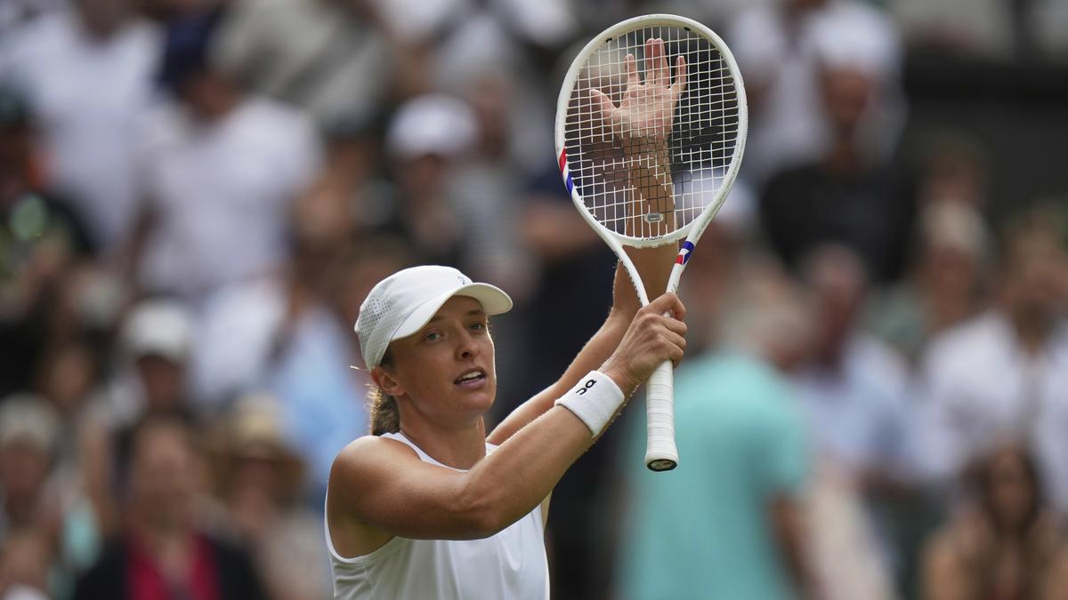 Wimbledon 2025: Swiatek survives scare to reach third round