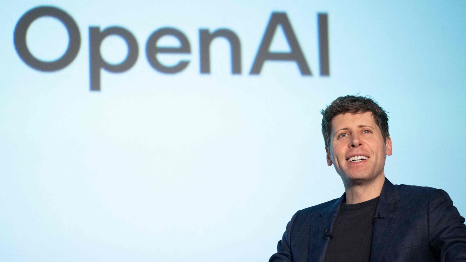 AI talent war: OpenAI scrambles to hike pay as top talent flees to Meta— Report AI talent war: OpenAI scrambles to hike pay as top talent flees to Meta— Report
