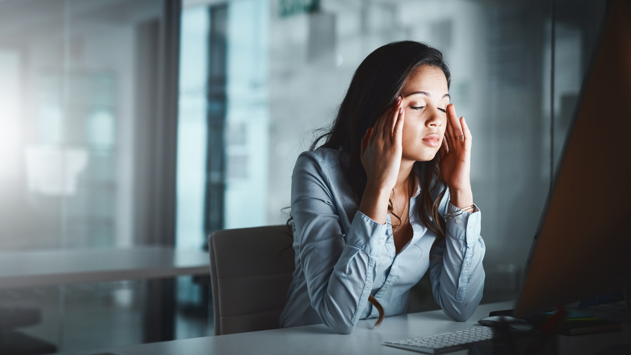 5 common habits that are linked to increased stress and result in mental weakness