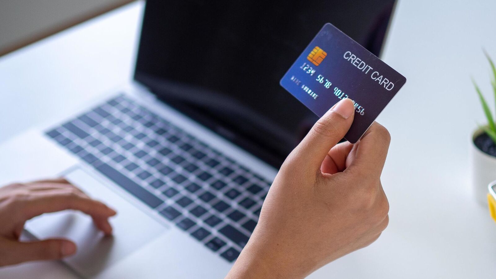 Business vs personal credit cards: Key differences you should know before applying