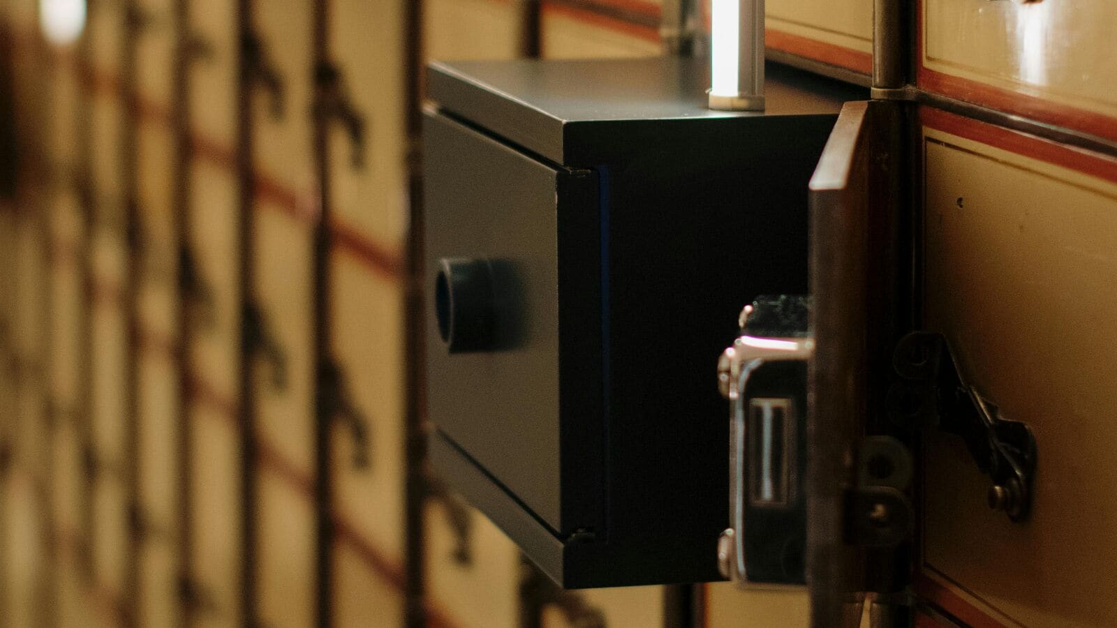 Things you must know if you are thinking of getting a bank locker.